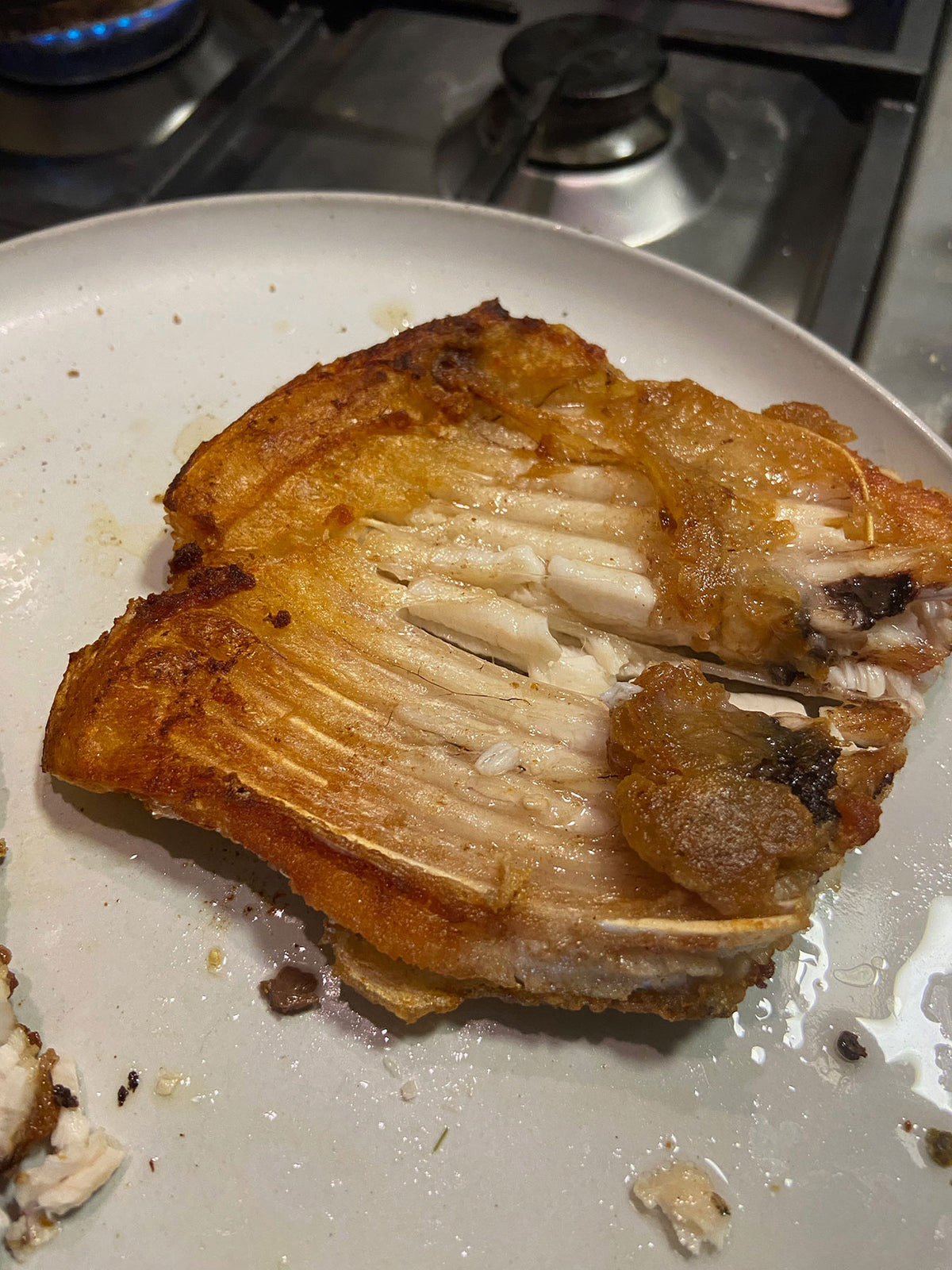 Costillas del pescado Pacu